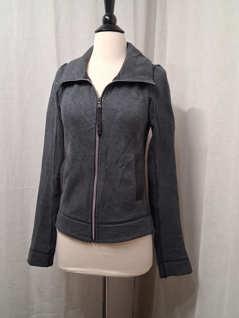 lululemon athletica Women's Charcoal Gray Zip Jacket